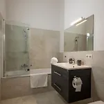 Sweethome - Luxus Pur - Grosse Kueche, Terrasse, Stellplatz, Wifi Apartamento